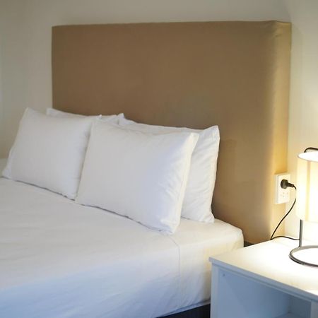 Porky'S Motel Rockhampton Buitenkant foto
