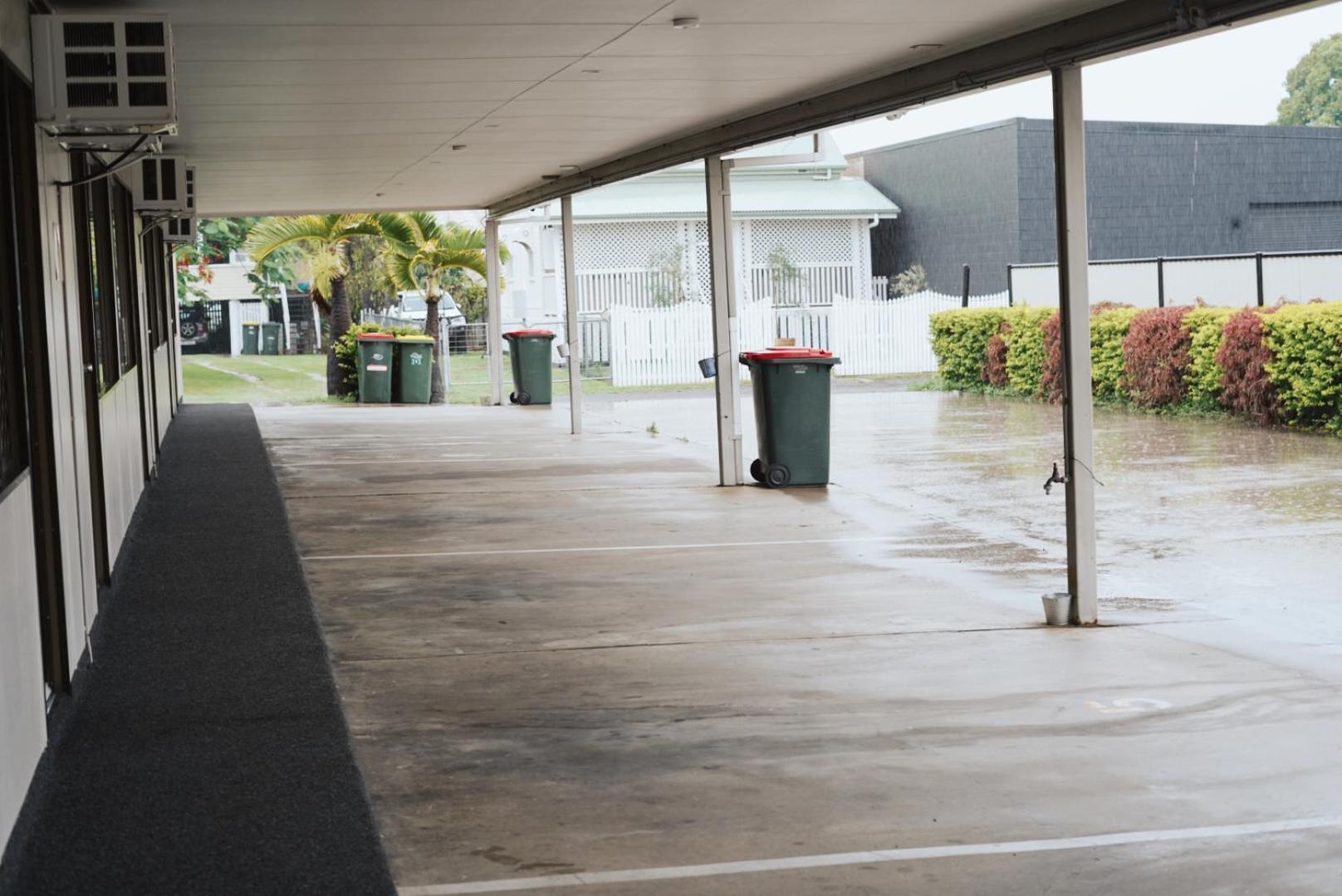 Porky'S Motel Rockhampton Buitenkant foto