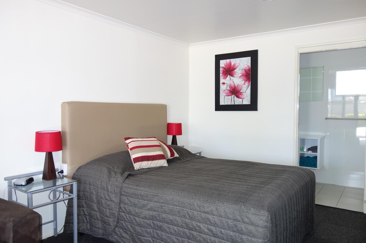 Porky'S Motel Rockhampton Buitenkant foto