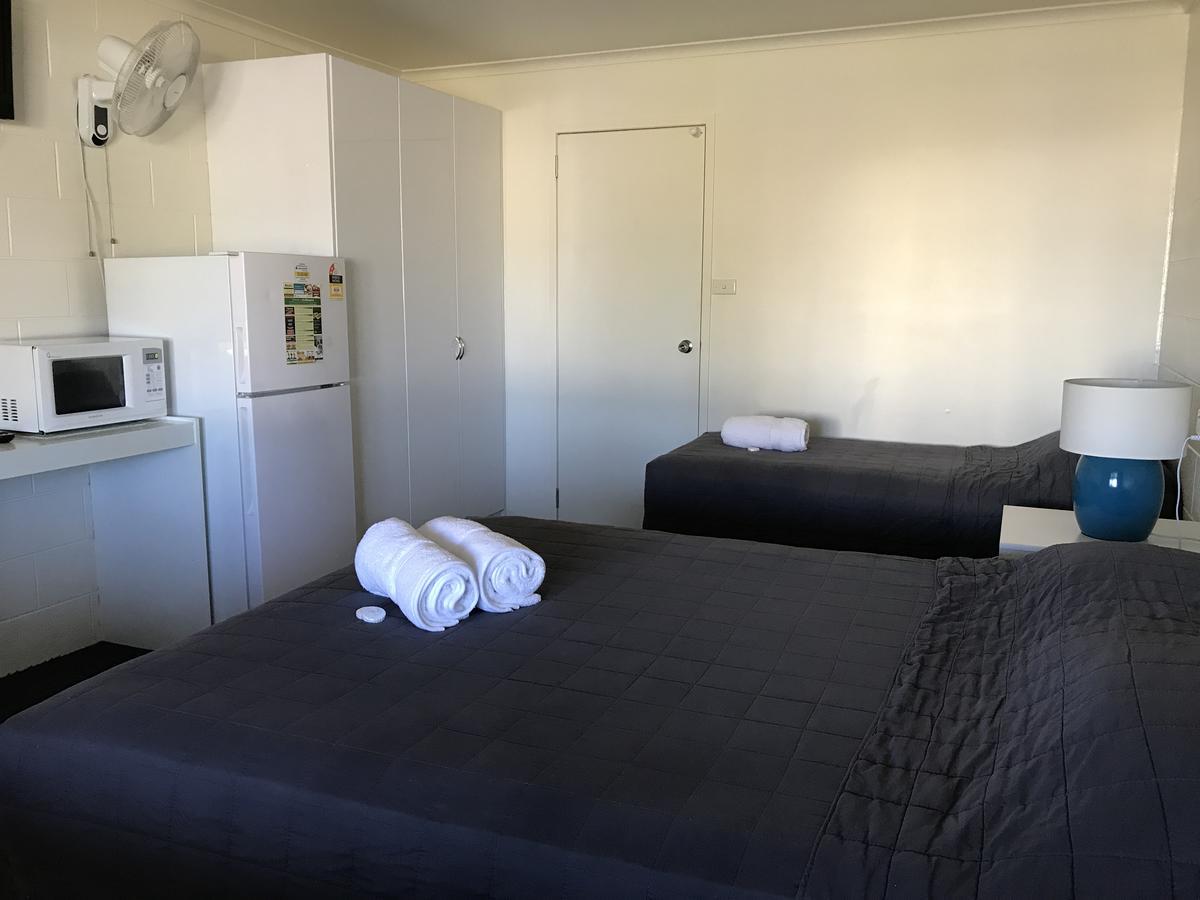 Porky'S Motel Rockhampton Buitenkant foto