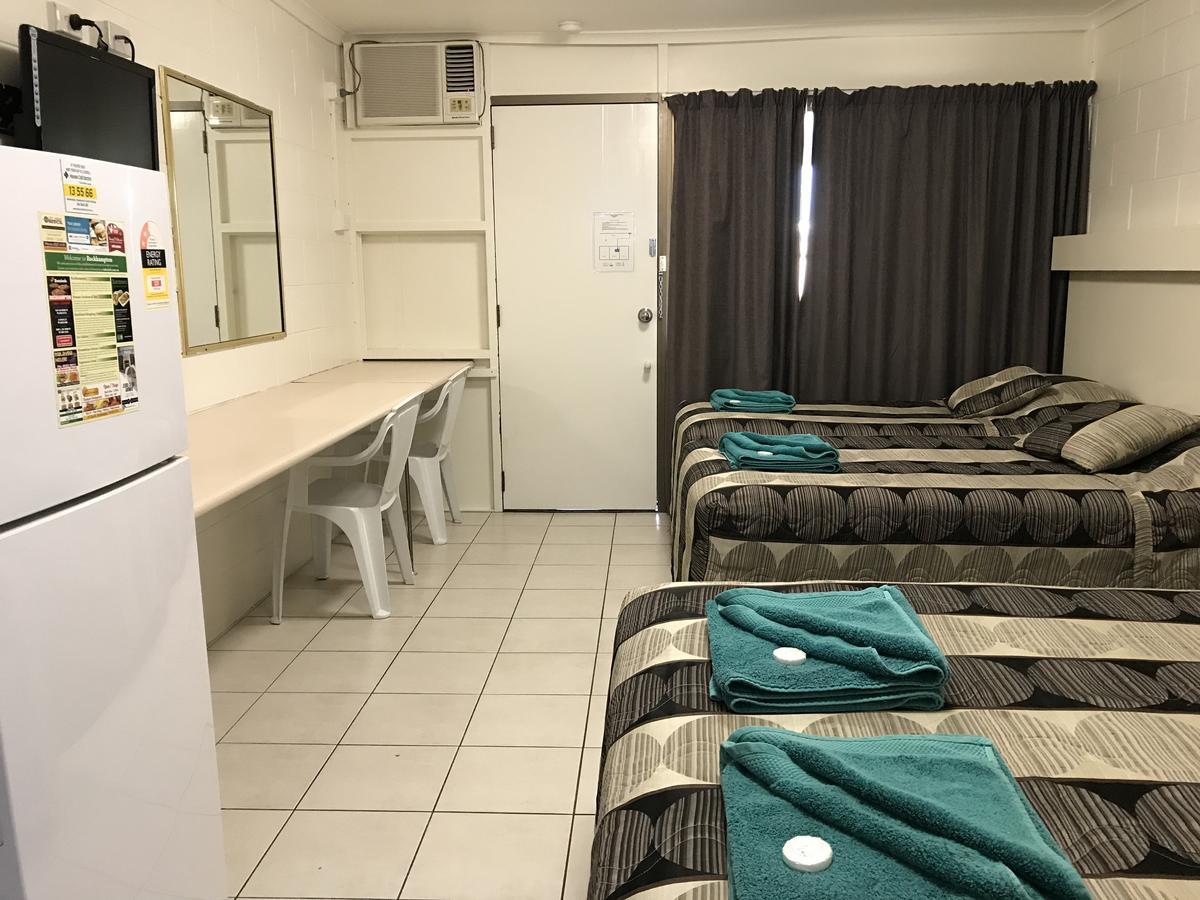 Porky'S Motel Rockhampton Buitenkant foto